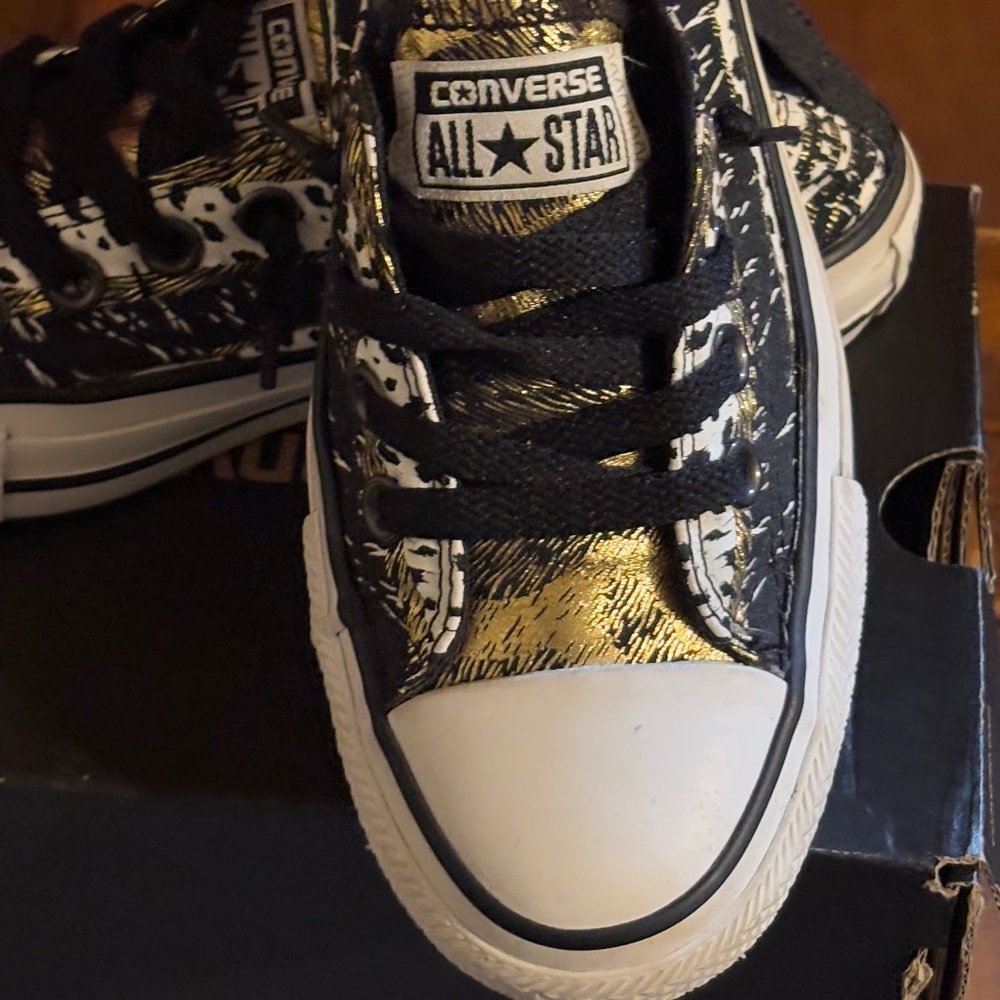 Converse All Stars black/white and metallic sneakers. Lace up size US 6